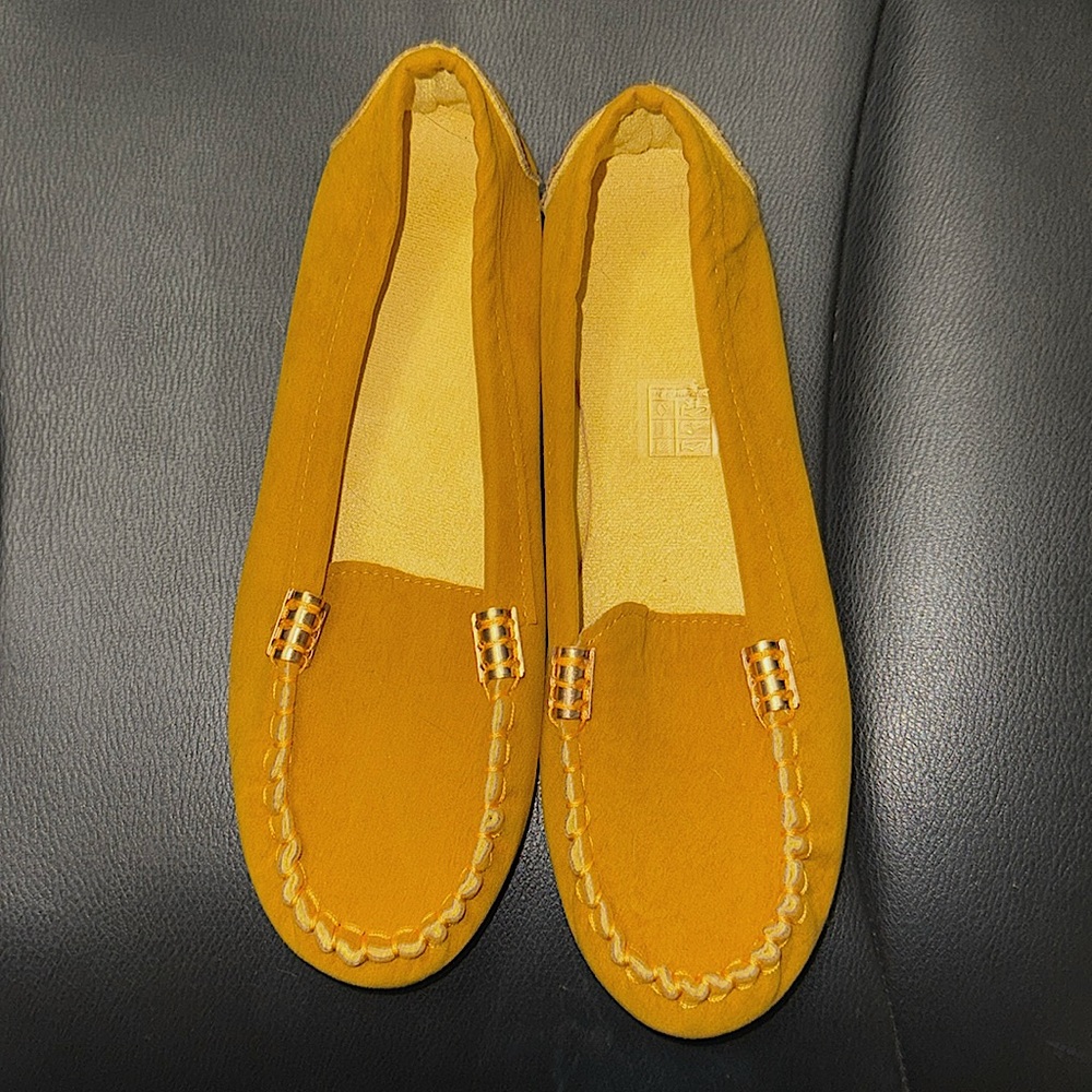 Brand New! Size 7.5 Moccasin Shoe. Mustard yellow.contact for more info :)